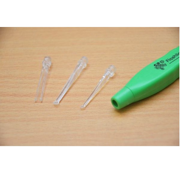 Dụng cụ lấy ráy tai có đèn Flashlight Earpick